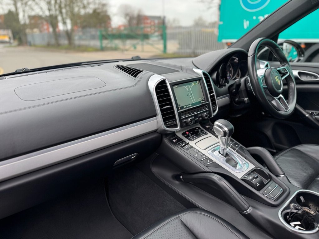 Used Porsche Cayenne 2015 for sale - 77795021: Photo 32