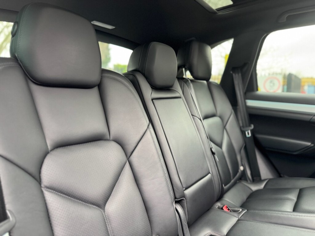 Used Porsche Cayenne 2015 for sale - 77795021: Photo 34