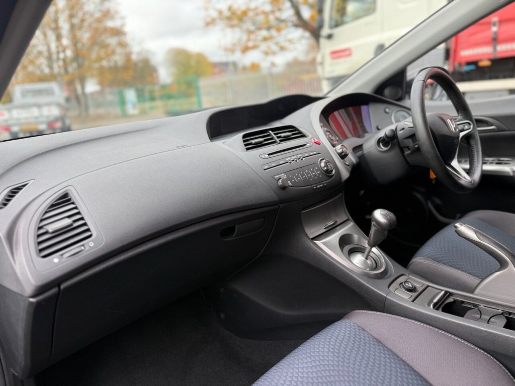 Used Honda Civic 2009 for sale - 76454617: Photo 13