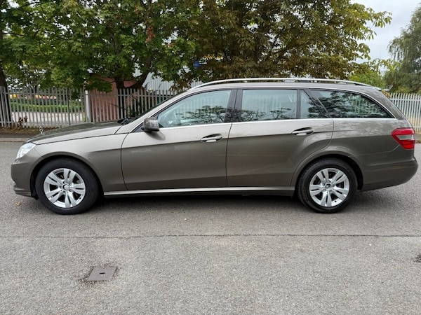 Used Mercedes-Benz E-Class 2013 for sale - 75642197: Photo 4