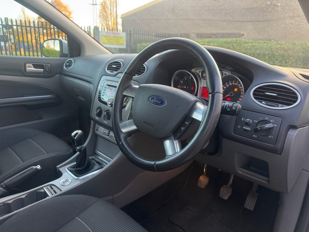 Used Ford Focus 2011 for sale - 76447076: Photo 8