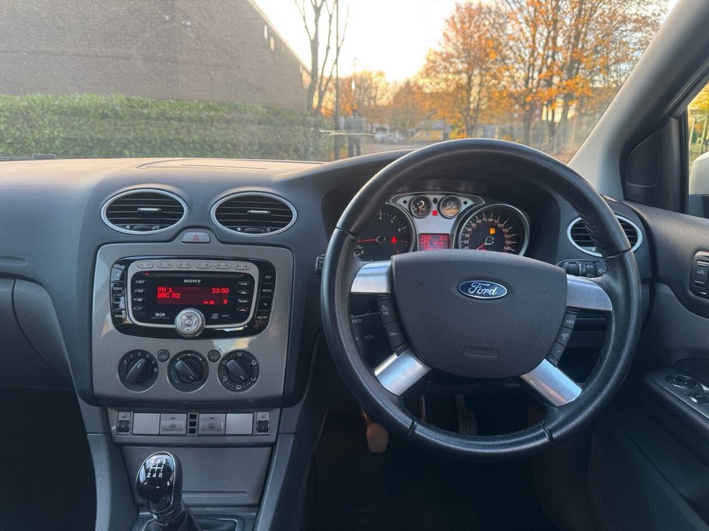 Used Ford Focus 2011 for sale - 76447076: Photo 9