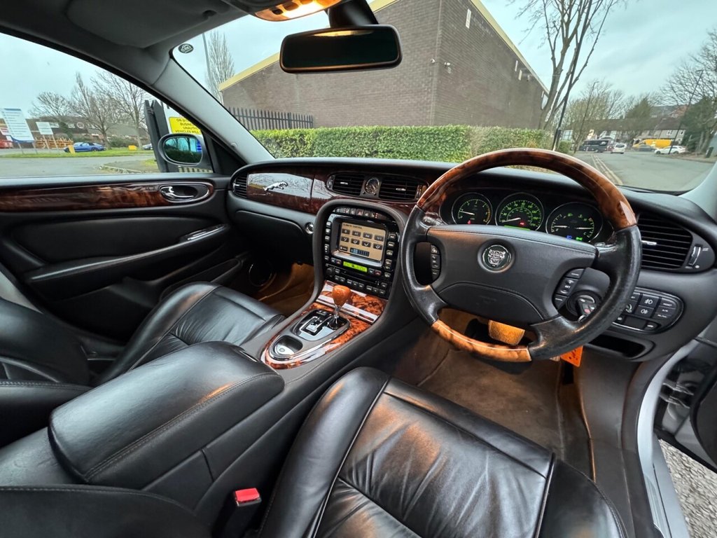Used Jaguar XJ 2005 for sale - 77470293: Photo 11