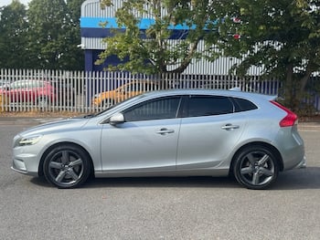 Used Volvo V40 2016 for sale - 79642826: Photo