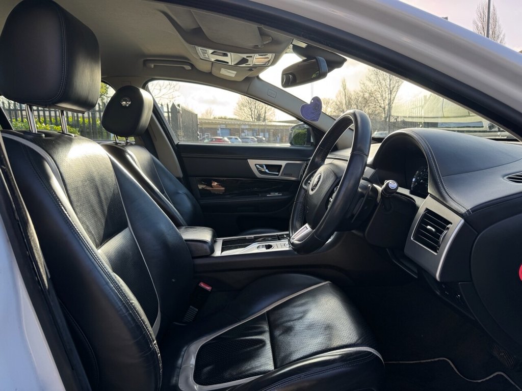 Used Jaguar XF 2015 for sale - 76740707: Photo 9