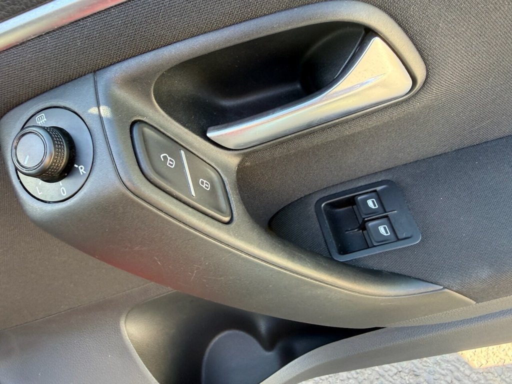 Used Volkswagen Polo 2015 for sale - 78083281: Photo 25