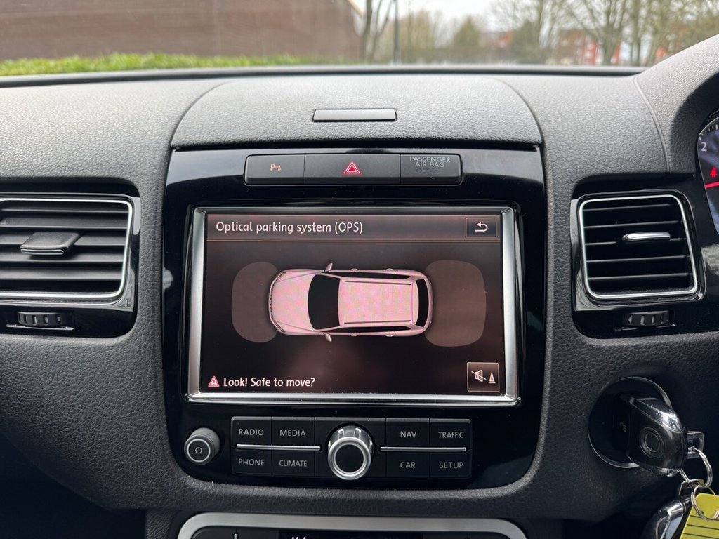 Used Volkswagen Touareg 2011 for sale - 77394680: Photo 20