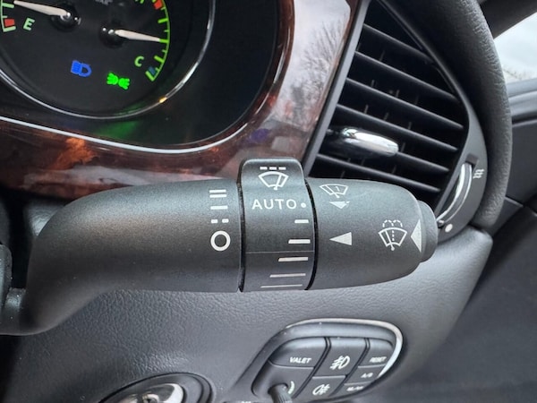 Used Jaguar XJ 2005 for sale - 73673649: Photo 24