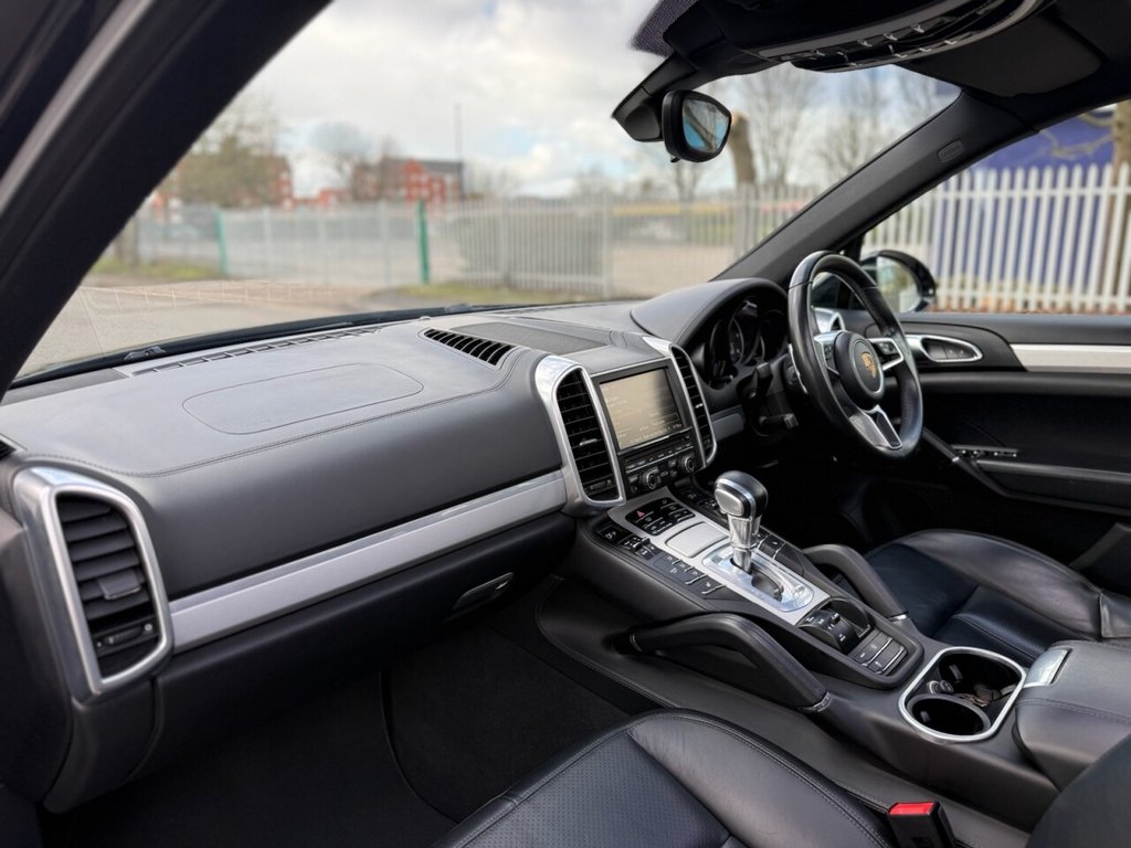 Used Porsche Cayenne 2015 for sale - 77835998: Photo 14