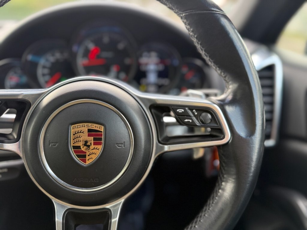 Used Porsche Cayenne 2015 for sale - 77835998: Photo 16