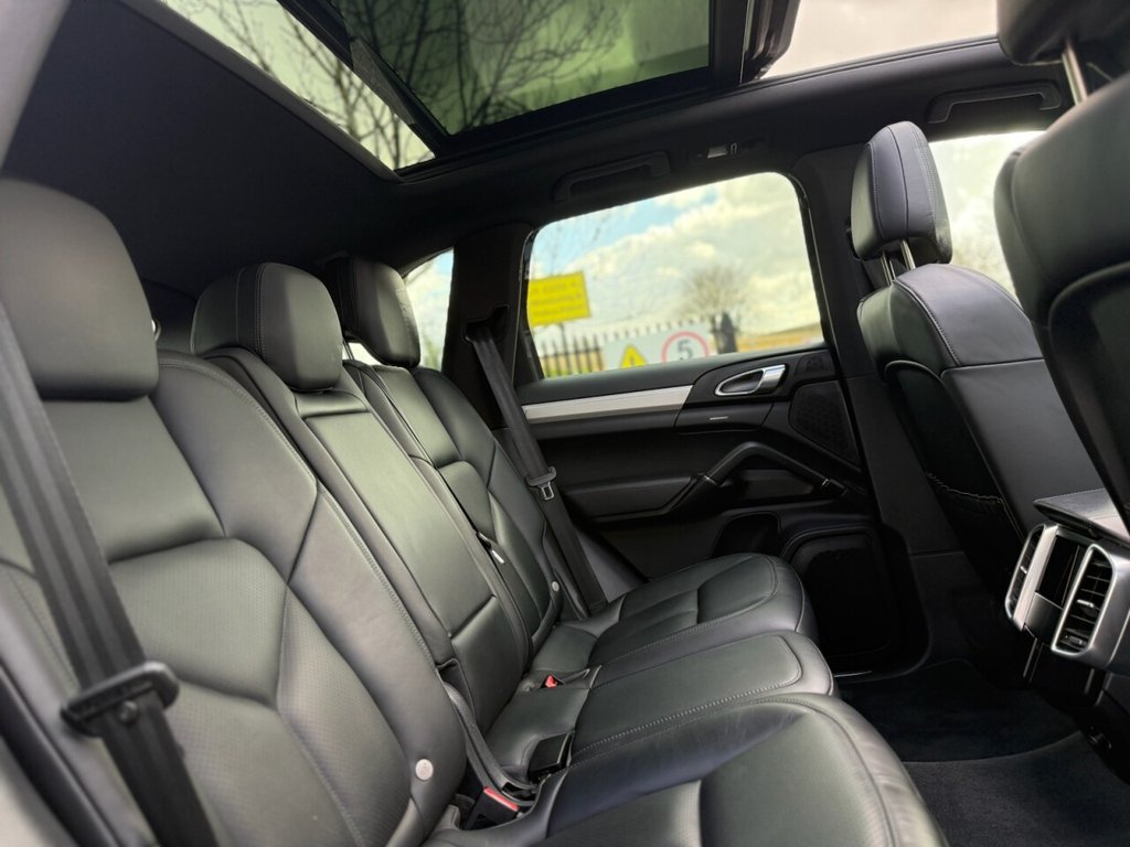 Used Porsche Cayenne 2015 for sale - 77835998: Photo 30