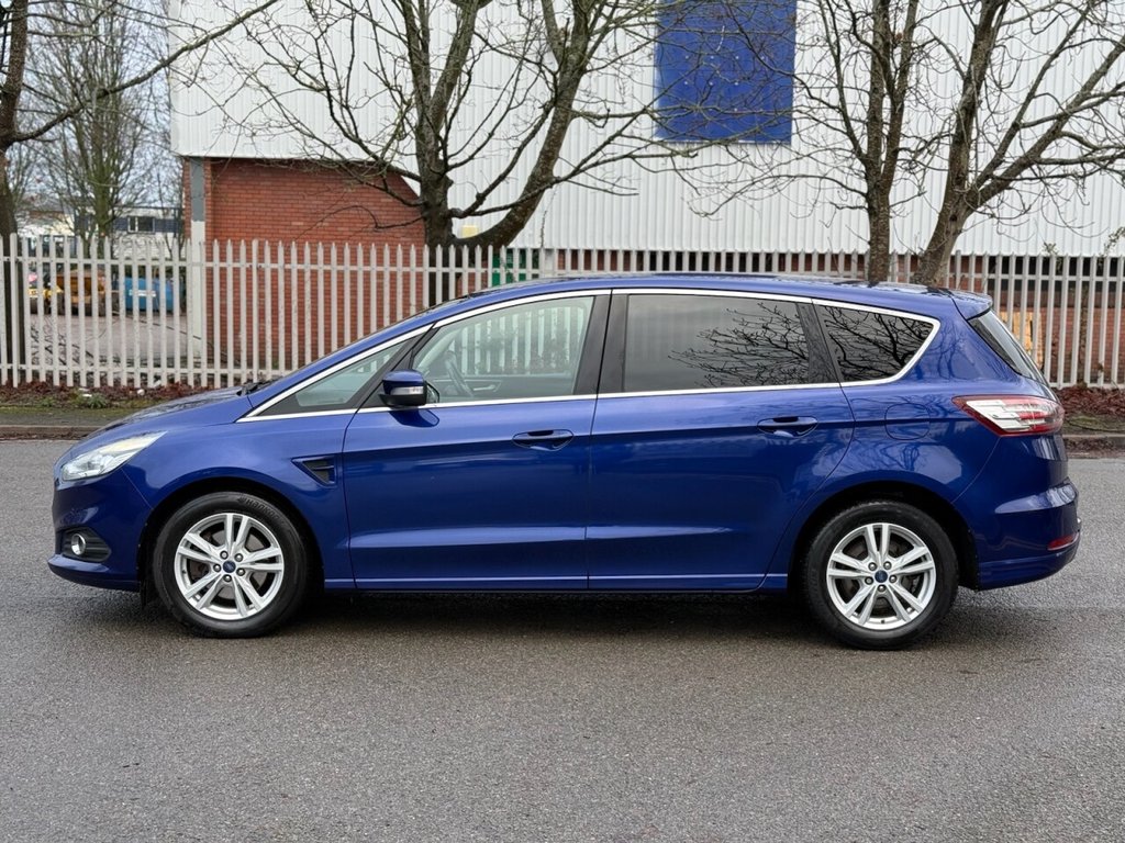 Used Ford S-Max 2017 for sale - 77236436: Photo 4