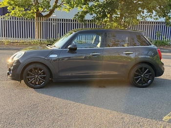Used MINI Hatch 2017 for sale - 79014002: Photo