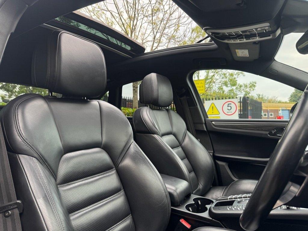 Used Porsche Macan 2017 for sale - 76092531: Photo 11