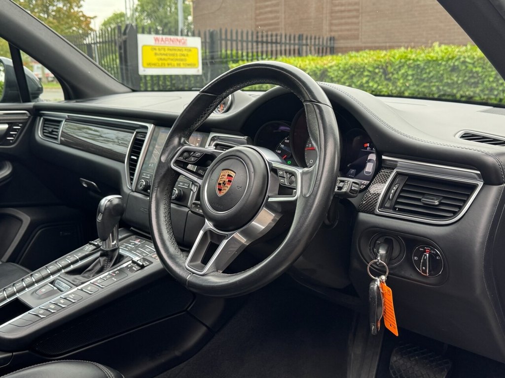 Used Porsche Macan 2017 for sale - 76092531: Photo 12
