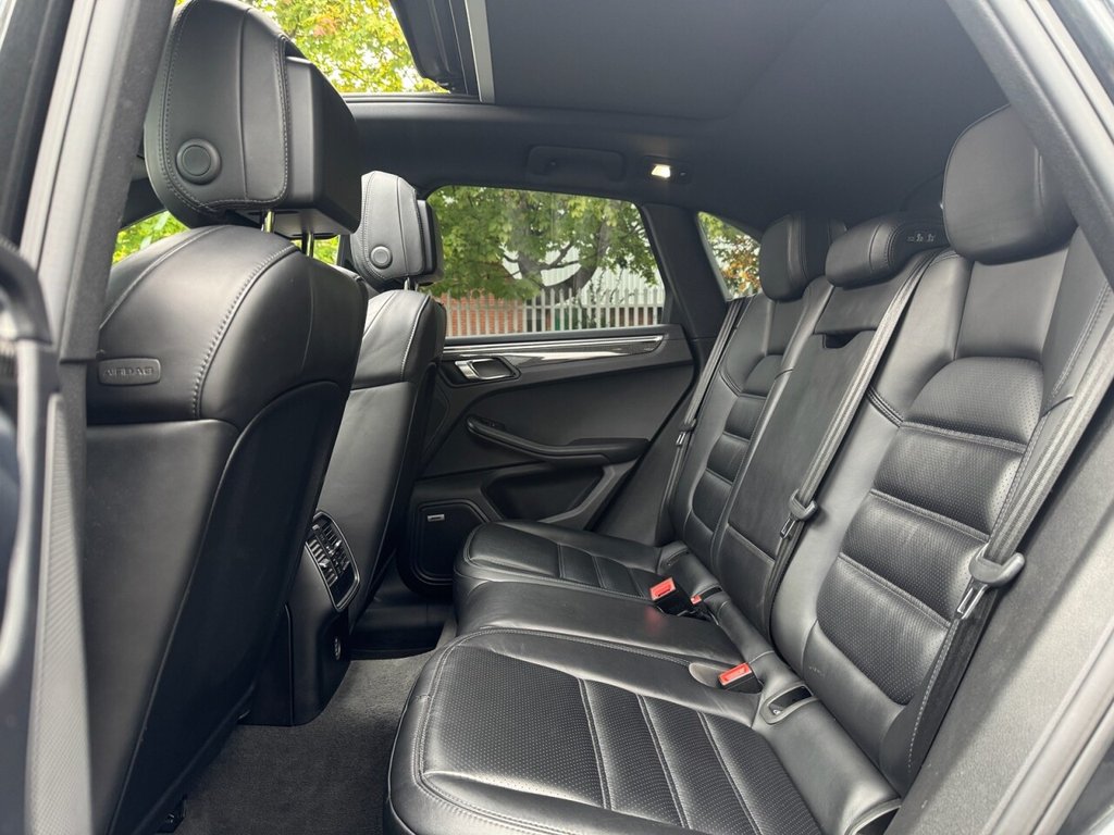 Used Porsche Macan 2017 for sale - 76092531: Photo 18