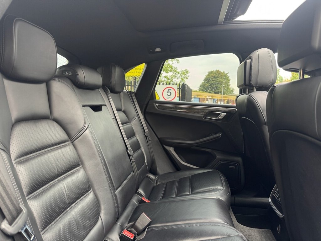 Used Porsche Macan 2017 for sale - 76092531: Photo 19