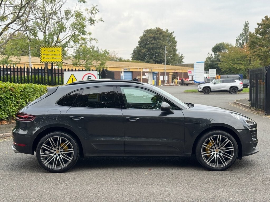 Used Porsche Macan 2017 for sale - 76092531: Photo 3
