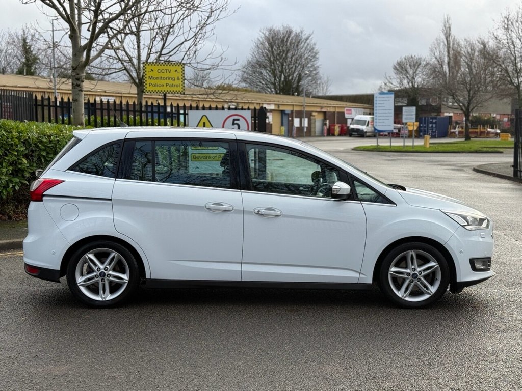 Used Ford Grand C-Max 2017 for sale - 76848189: Photo 6