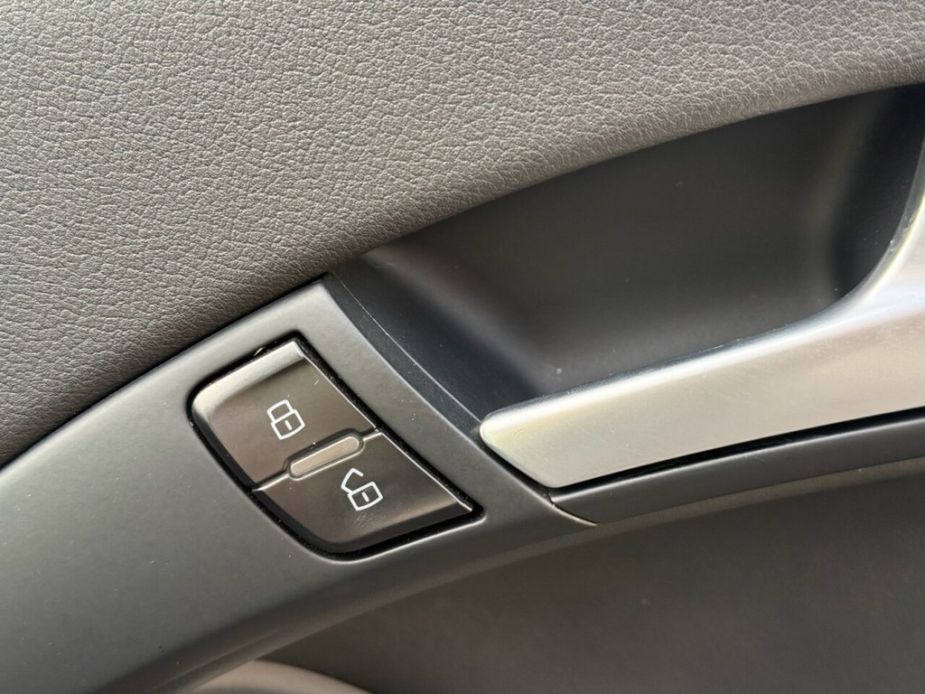 Used Audi A5 Cabriolet 2014 for sale - 77101021: Photo 31