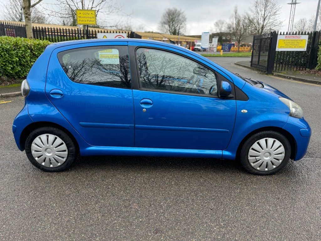 Used Toyota AYGO 2009 for sale - 77436997: Photo 2