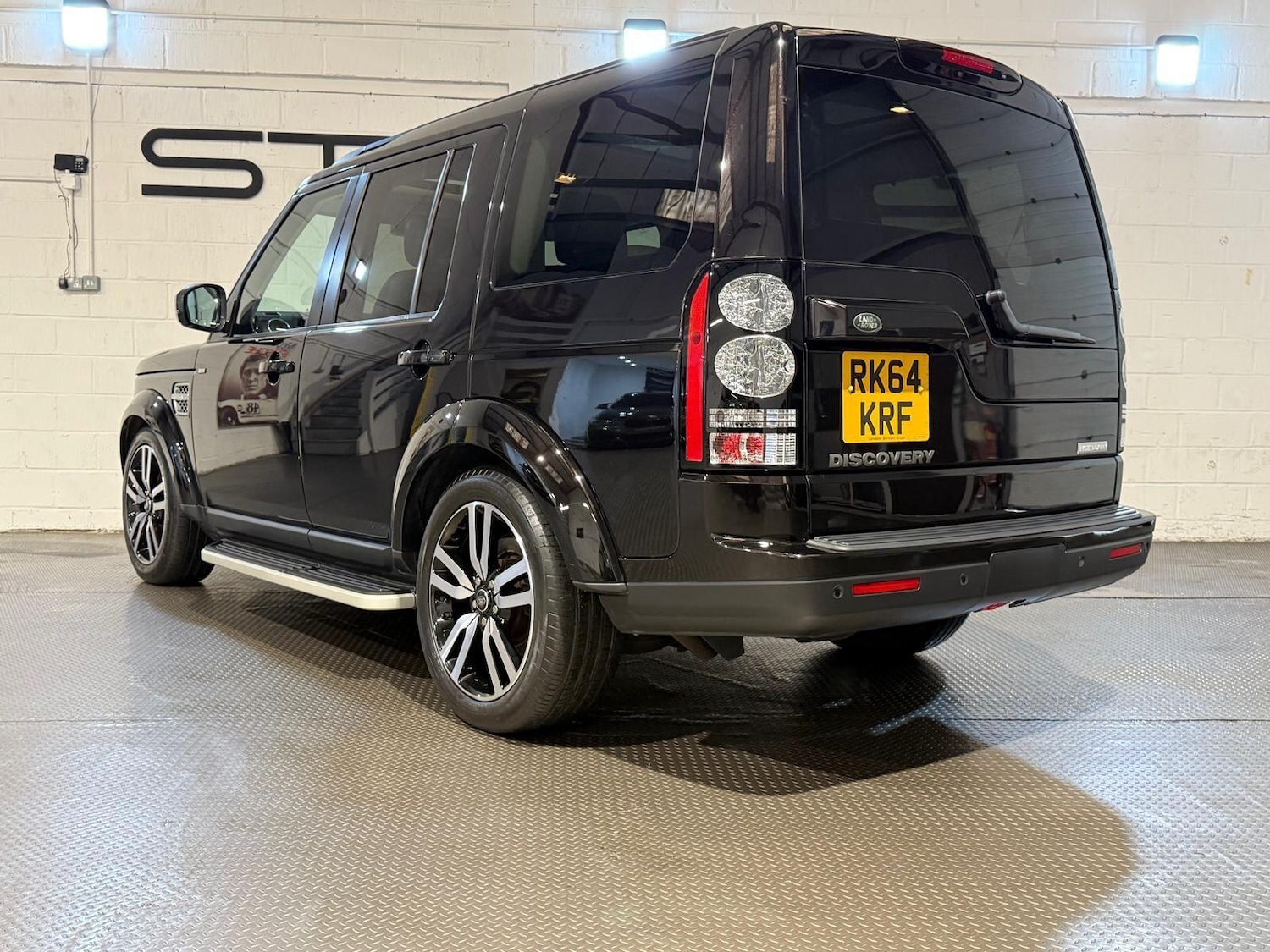 Used Land Rover Discovery 4 for sale - 77191399: Photo 25