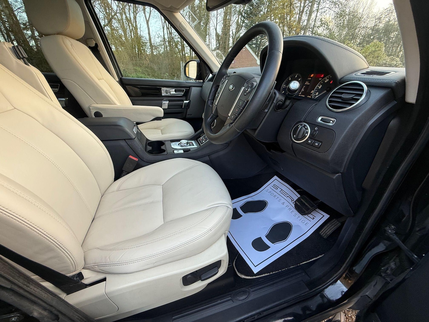 Used Land Rover Discovery 4 for sale - 77191399: Photo 28