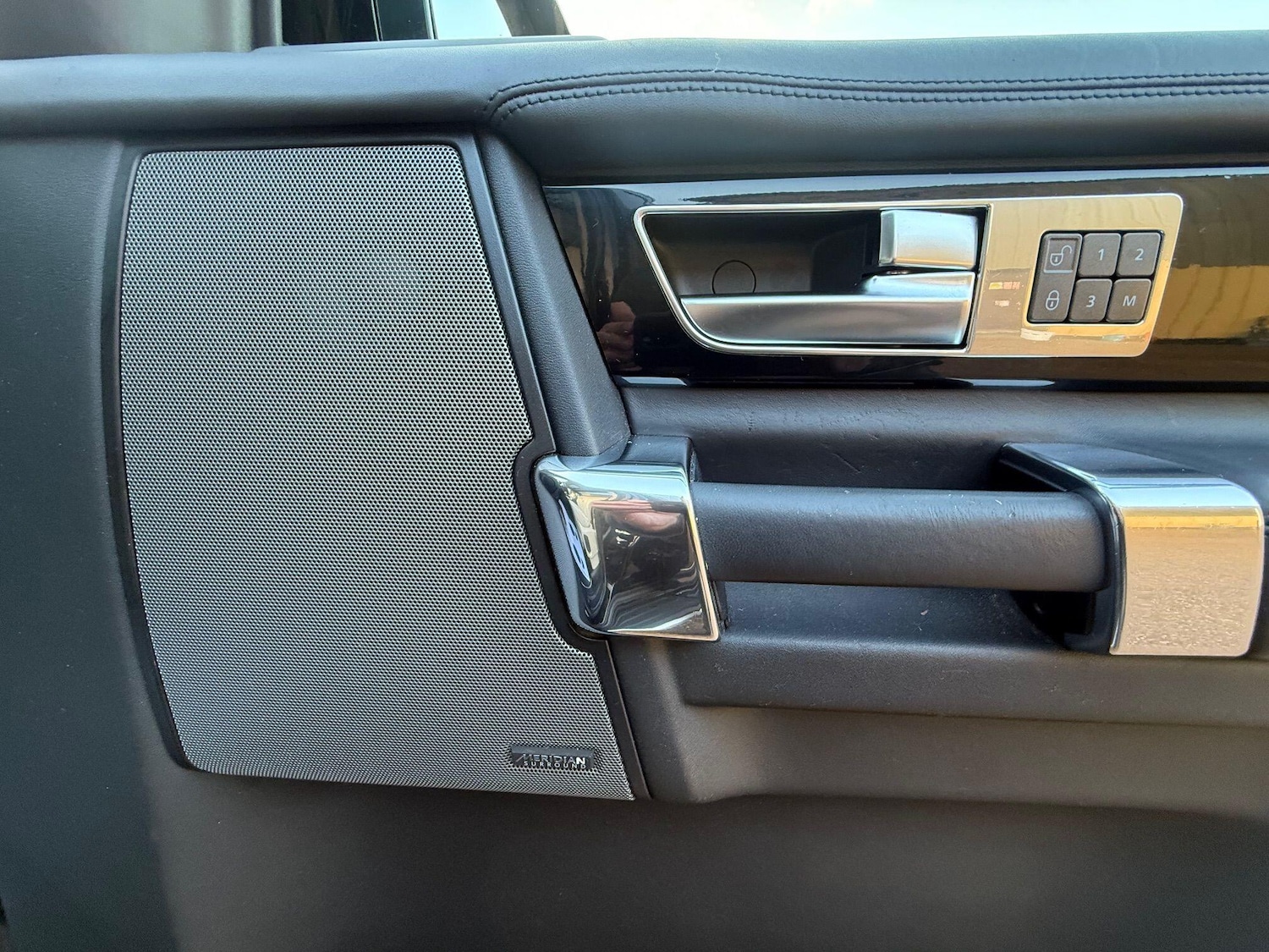 Used Land Rover Discovery 4 for sale - 77191399: Photo 39