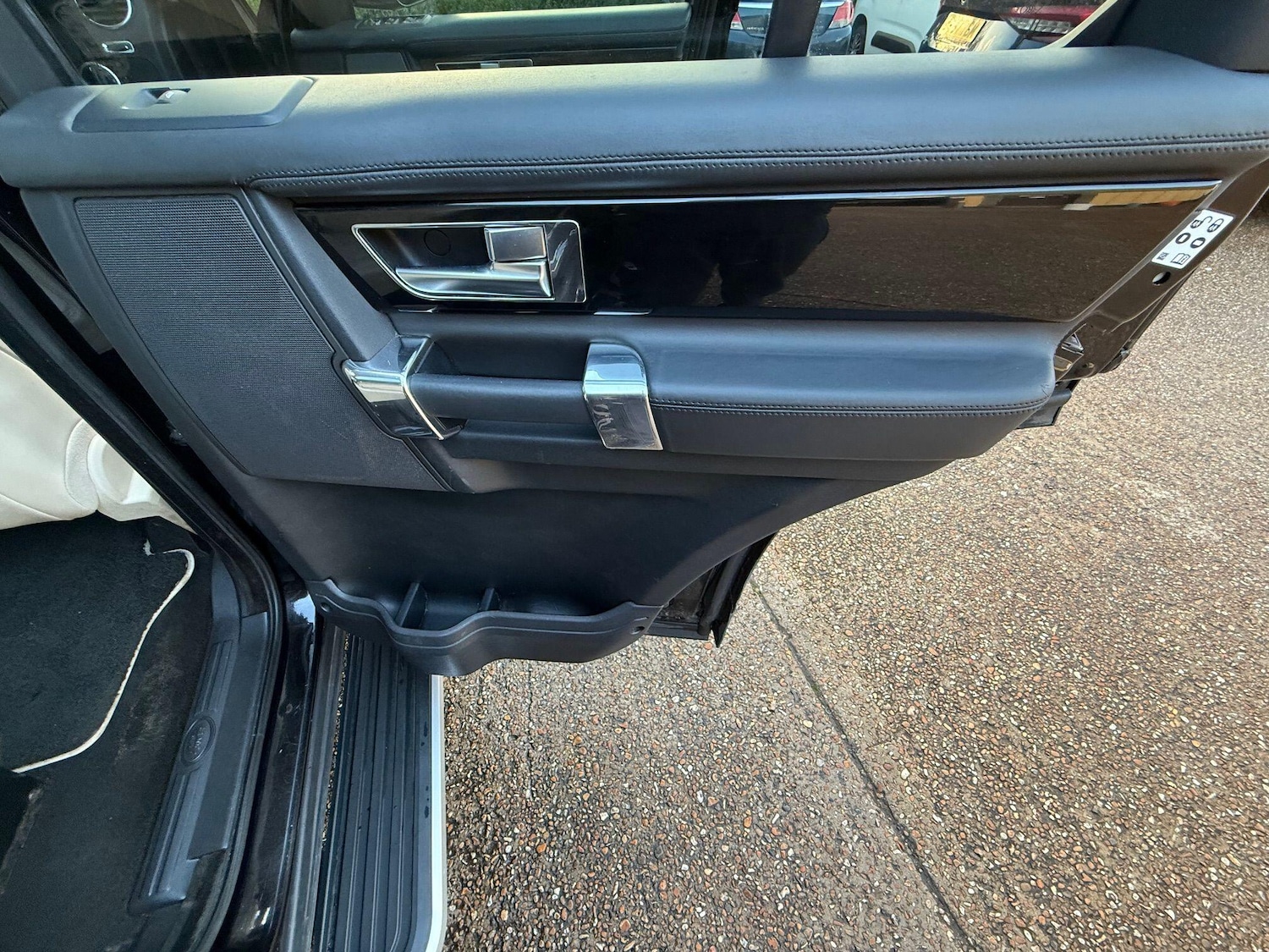 Used Land Rover Discovery 4 for sale - 77191399: Photo 44