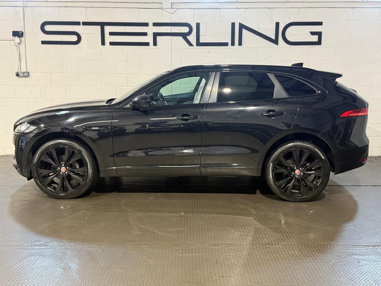 Used Jaguar F-Pace 2017 for sale - 77304915: Photo 10
