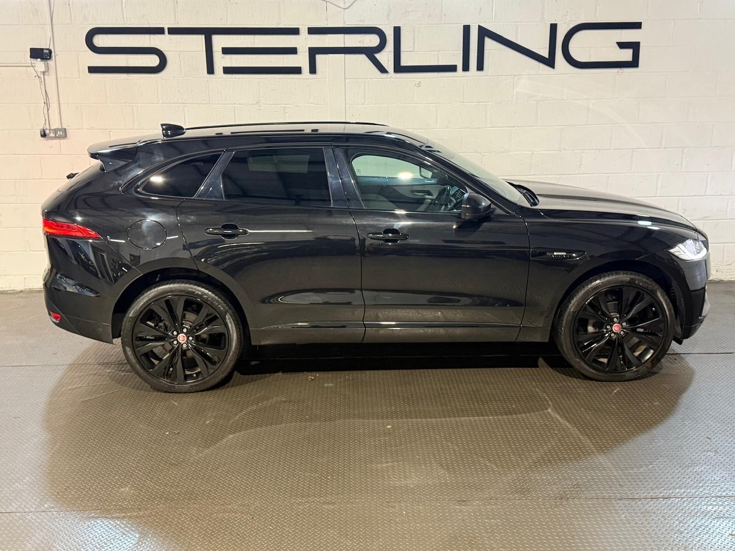 Used Jaguar F-Pace 2017 for sale - 77304915: Photo 14