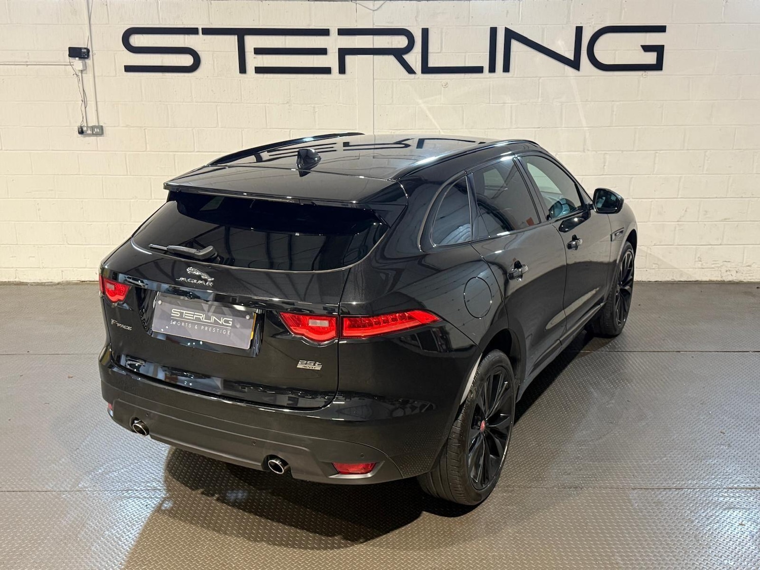 Used Jaguar F-Pace 2017 for sale - 77304915: Photo 17