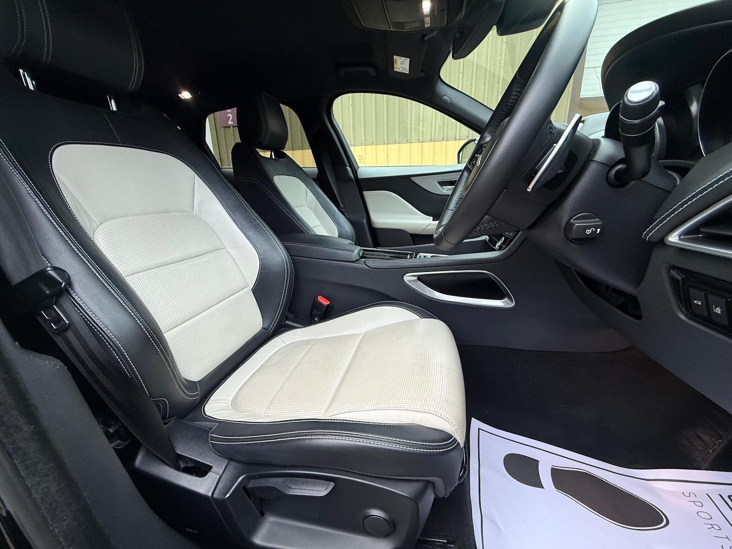 Used Jaguar F-Pace 2017 for sale - 77304915: Photo 27