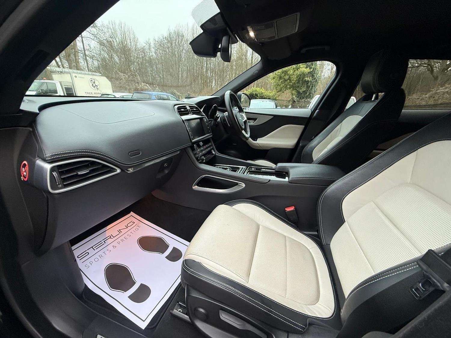 Used Jaguar F-Pace for sale - 77190565: Photo 32