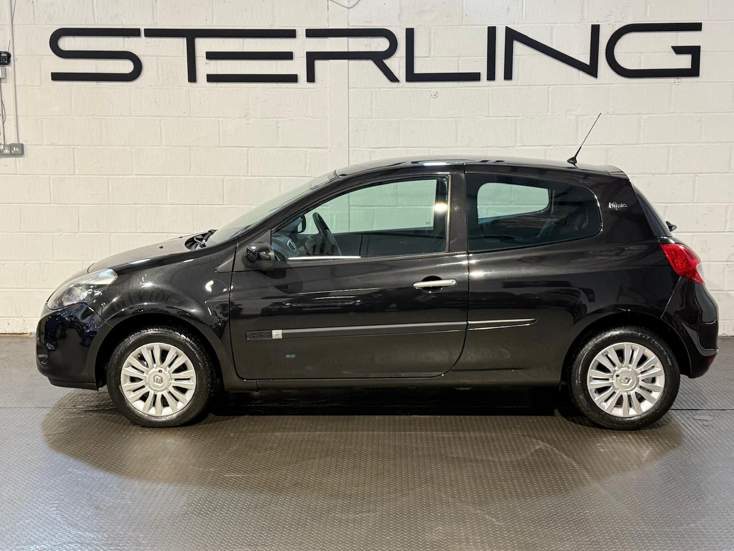 Used Renault Clio for sale - 77190384: Photo 16