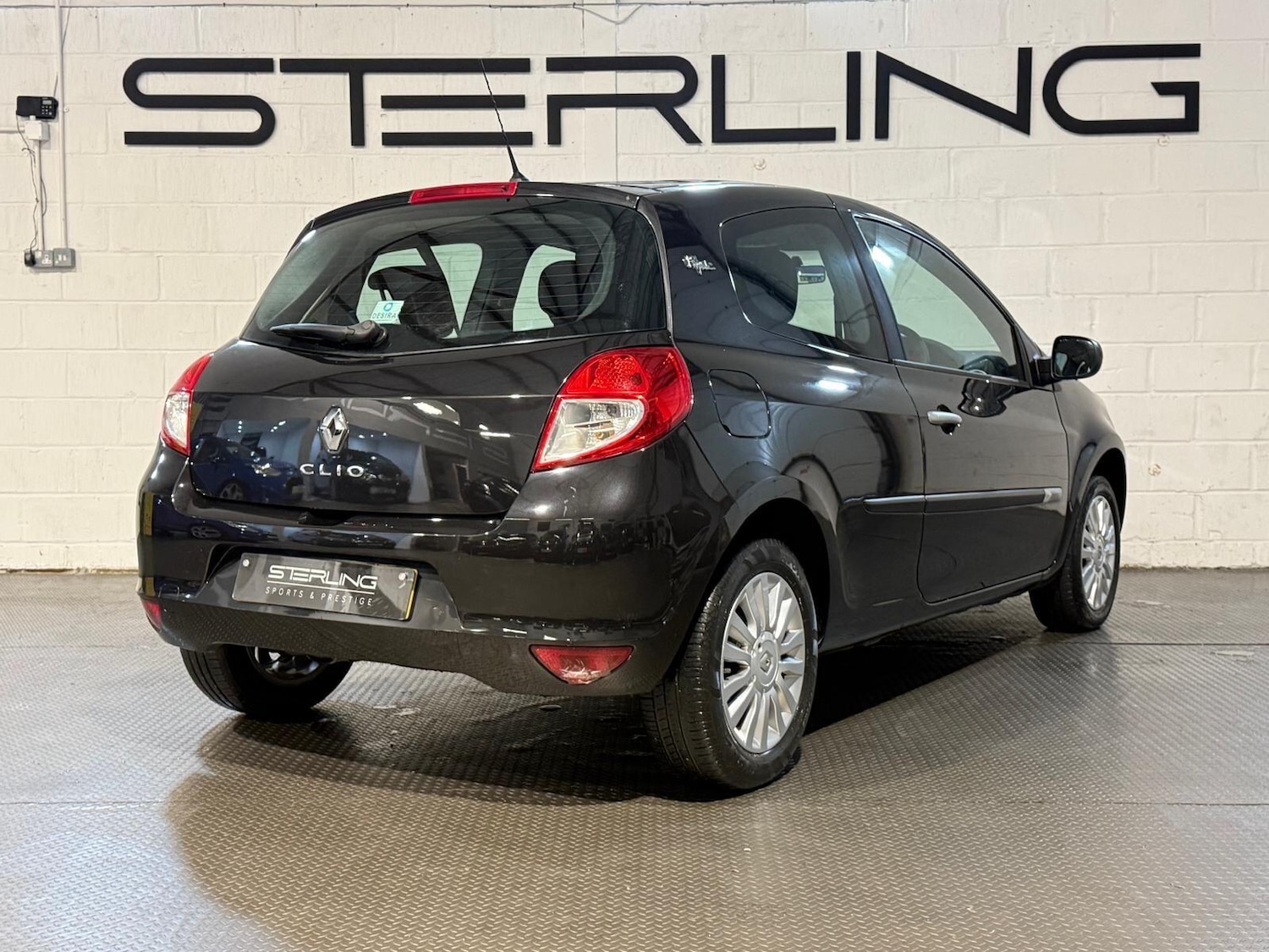 Used Renault Clio for sale - 77190384: Photo 24