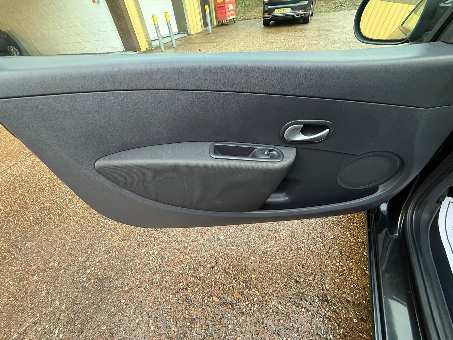 Used Renault Clio for sale - 77190384: Photo 33