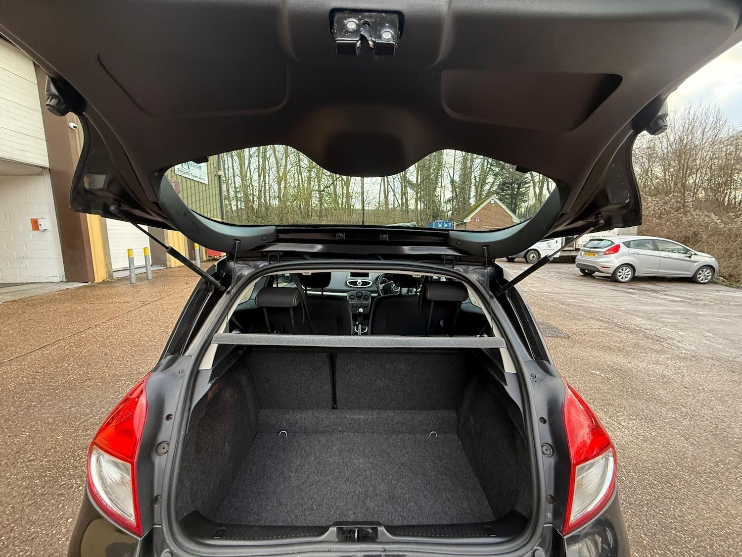 Used Renault Clio for sale - 77190384: Photo 34