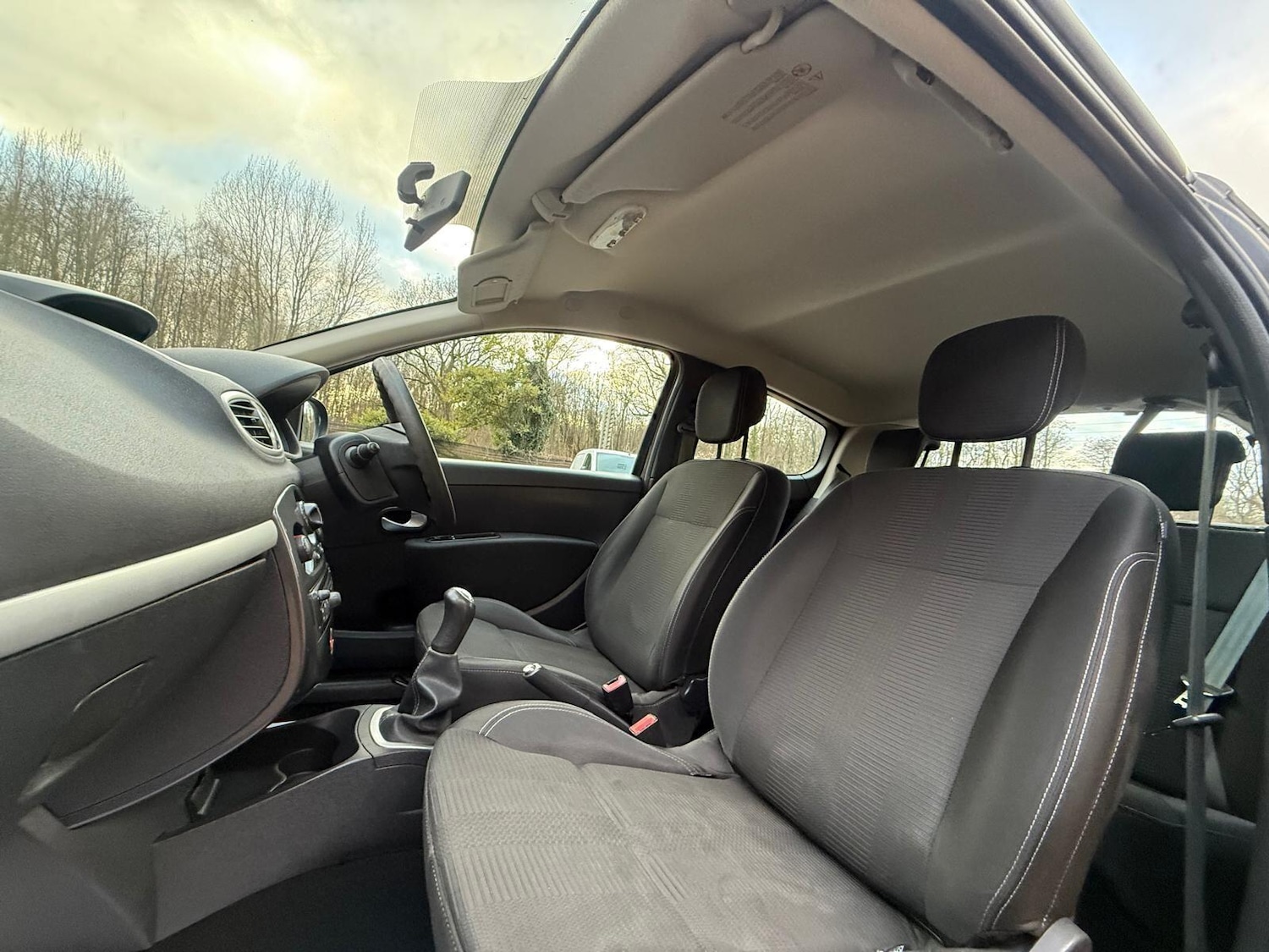 Used Renault Clio for sale - 77190384: Photo 36