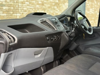 Used Ford Transit Custom 2017 for sale - 79258557: Photo