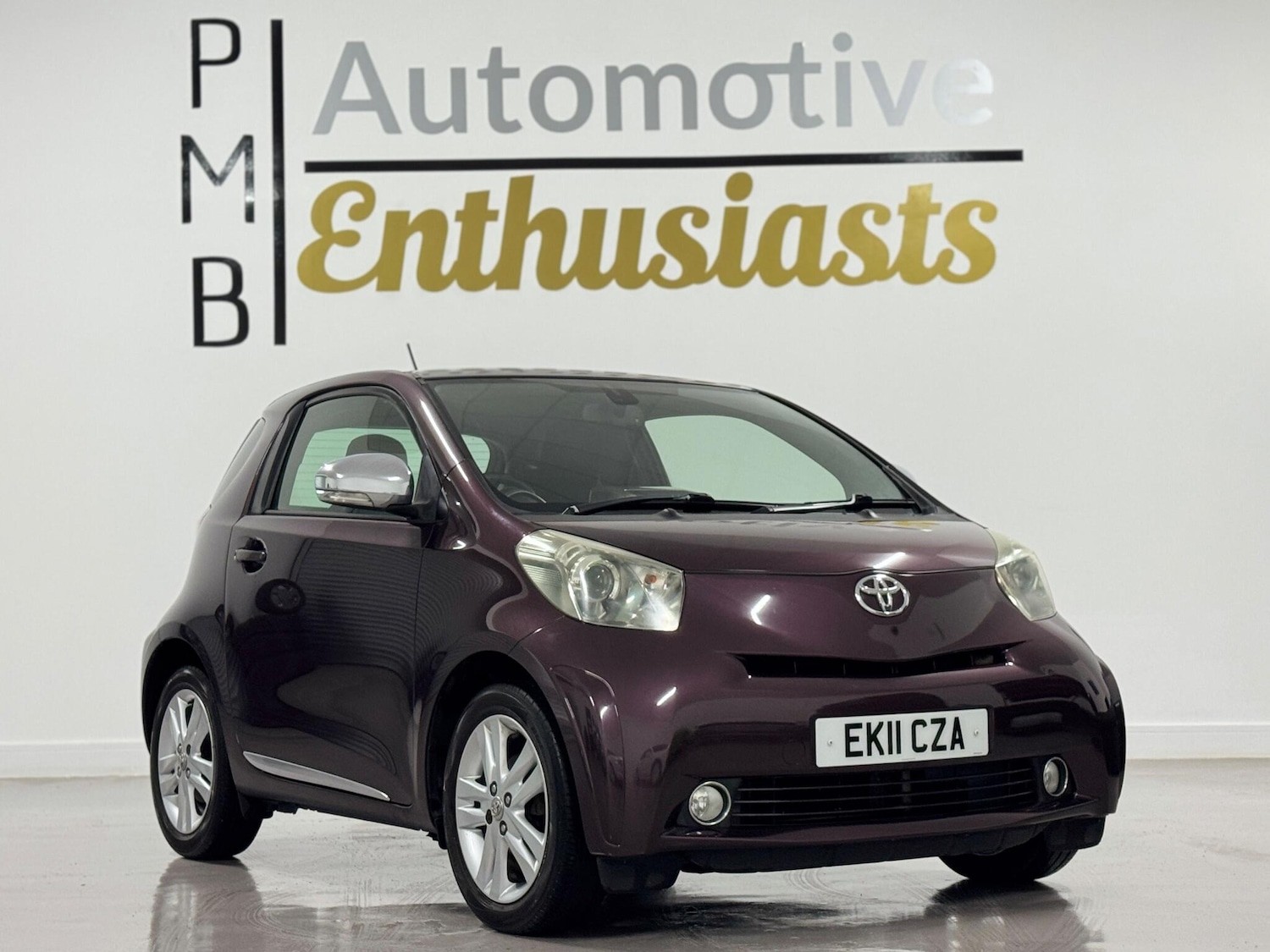 Used Toyota IQ 2011 for sale - 76742393: Photo 1