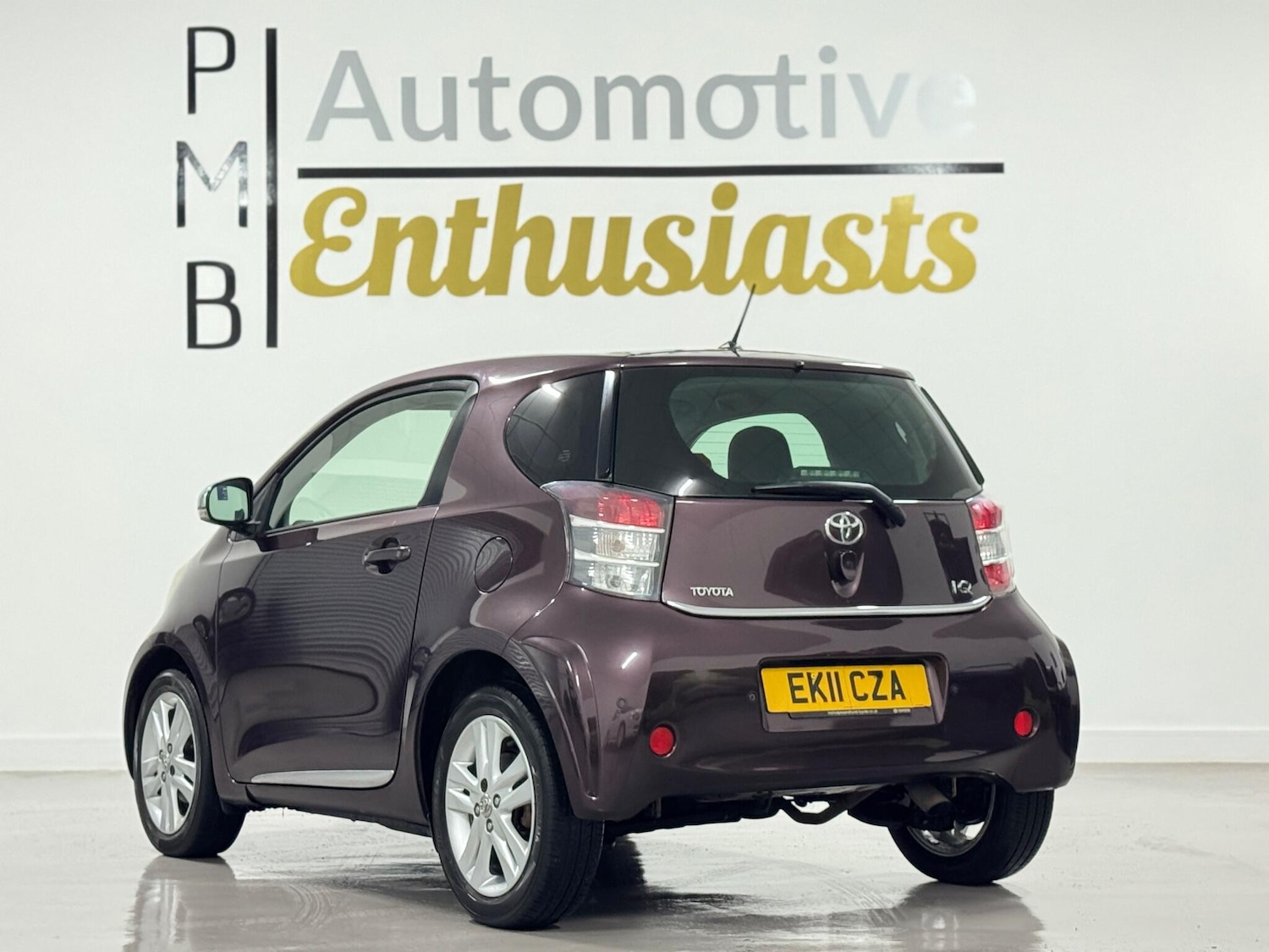 Used Toyota IQ 2011 for sale - 76742393: Photo 3