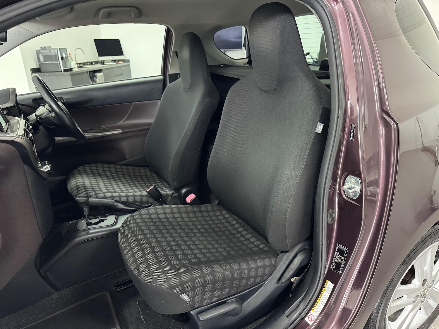 Used Toyota IQ 2011 for sale - 76742393: Photo 4