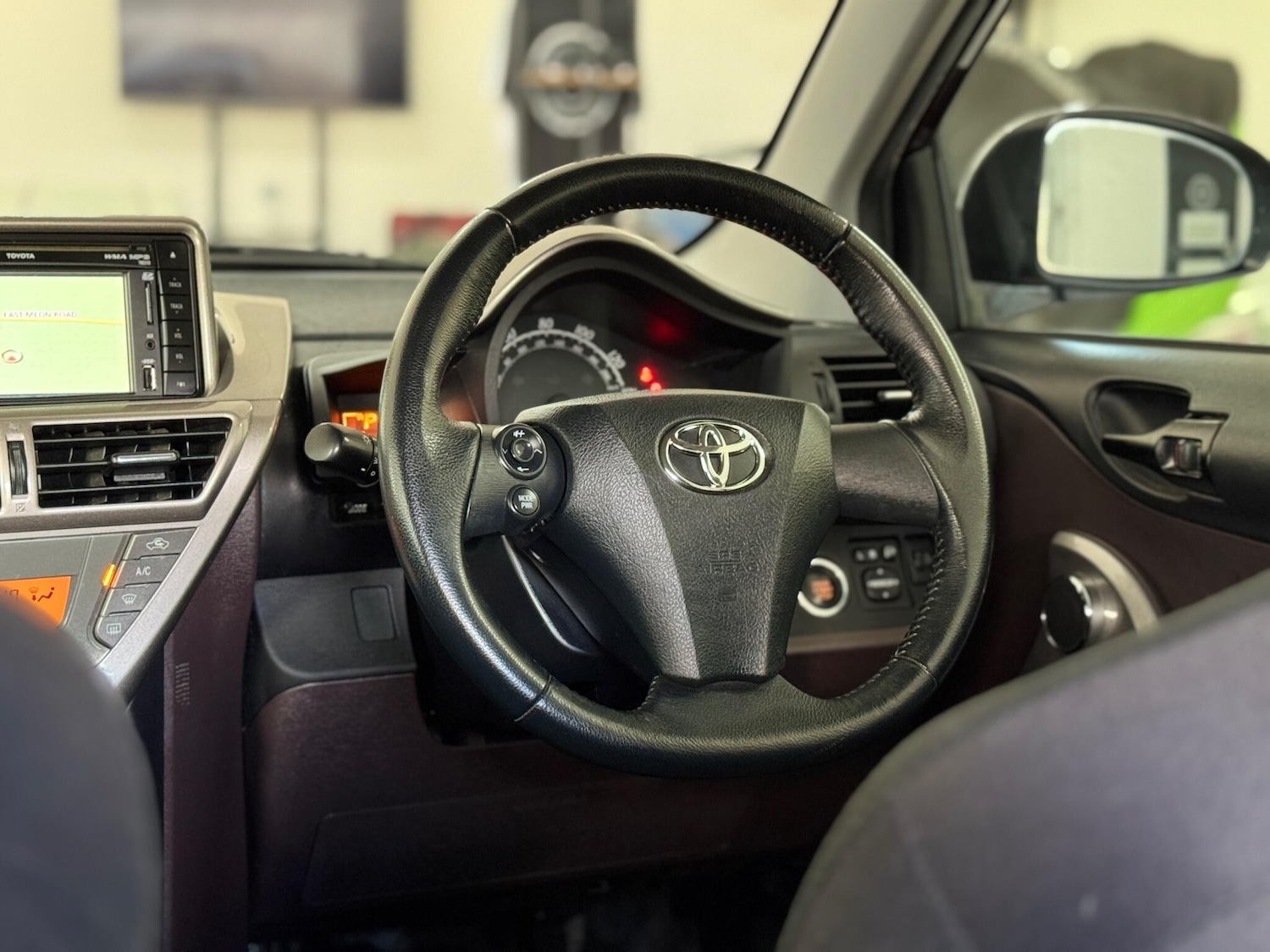 Used Toyota IQ 2011 for sale - 76742393: Photo 7