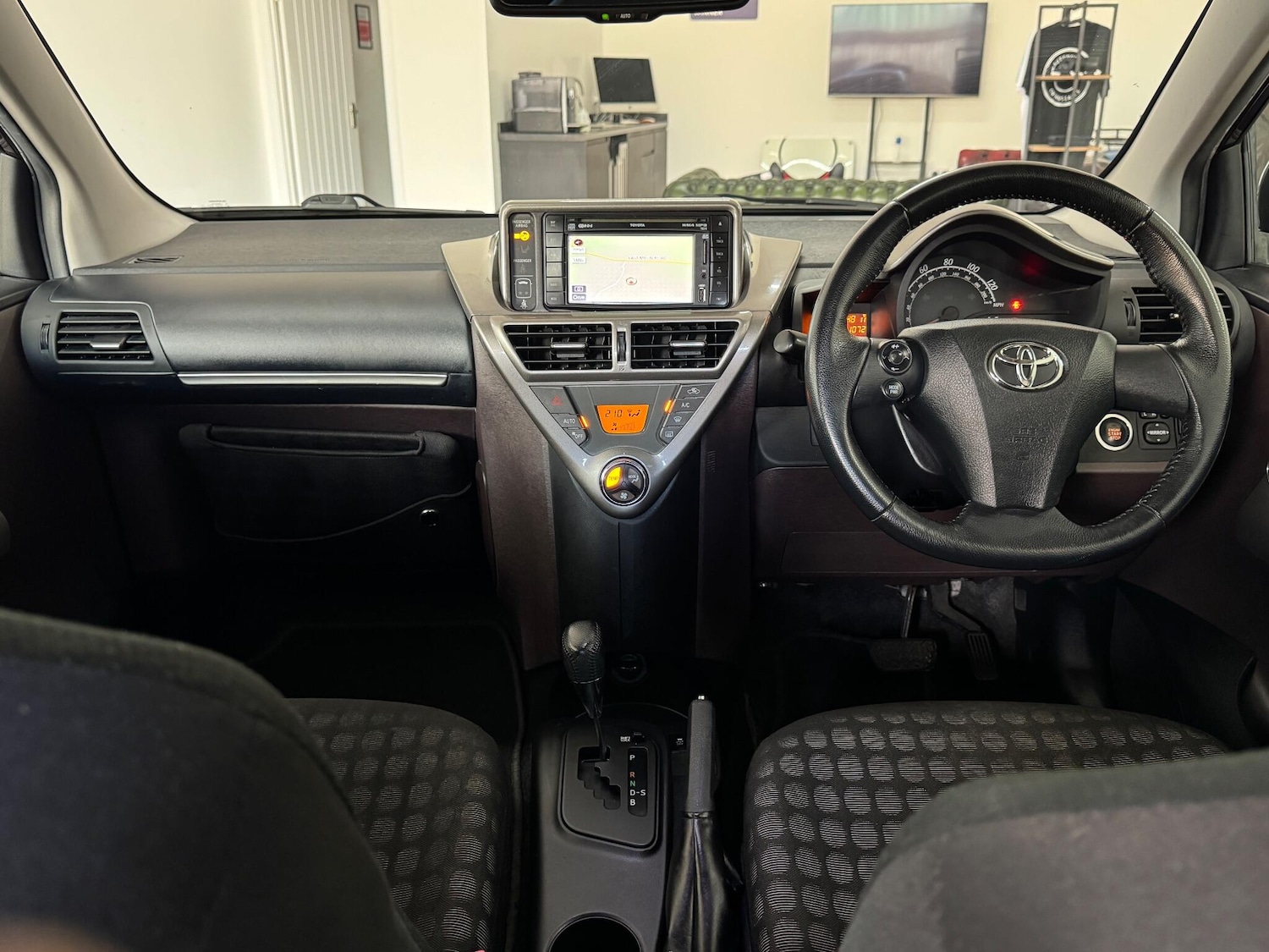 Used Toyota IQ 2011 for sale - 76742393: Photo 73