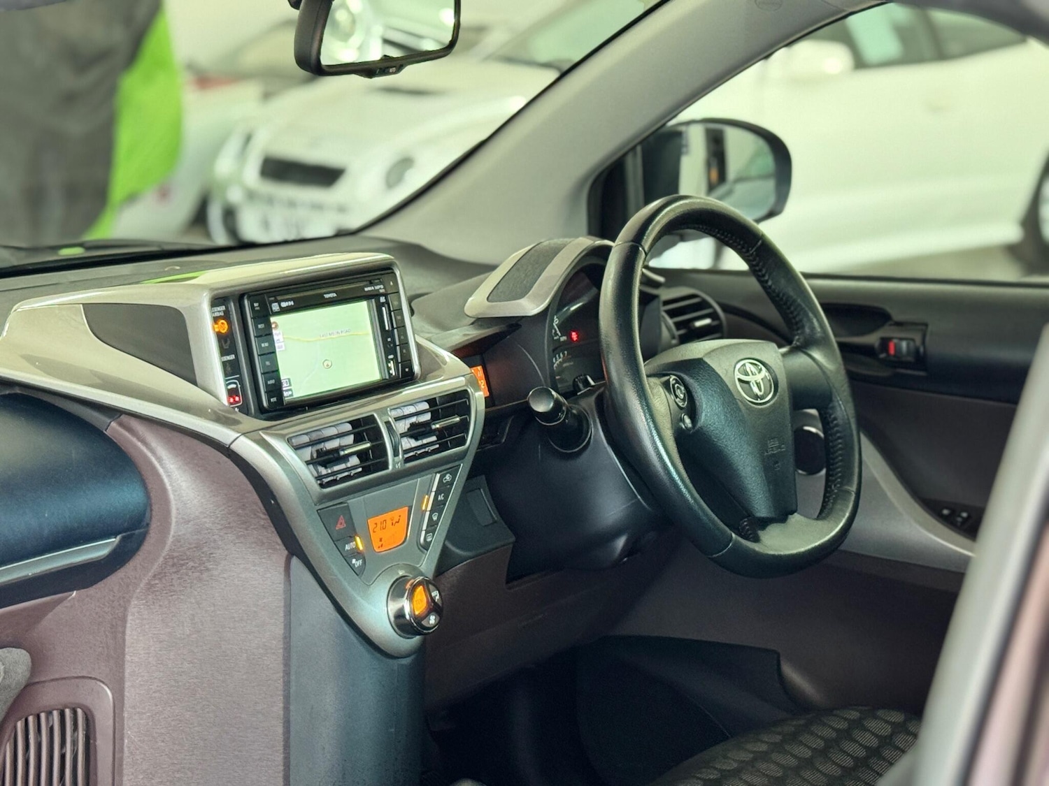 Used Toyota IQ 2011 for sale - 76742393: Photo 76