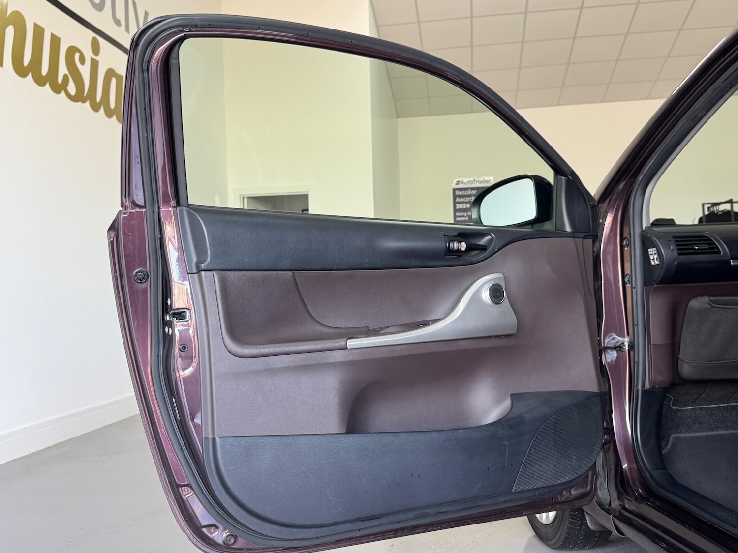 Used Toyota IQ 2011 for sale - 76742393: Photo 79