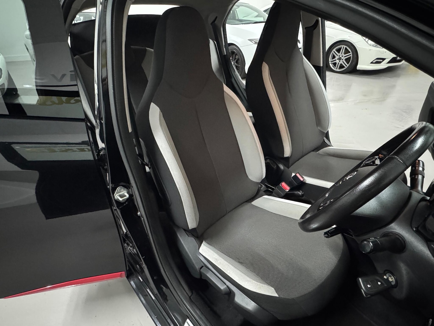 Used Toyota AYGO 2018 for sale - 76975478: Photo 17