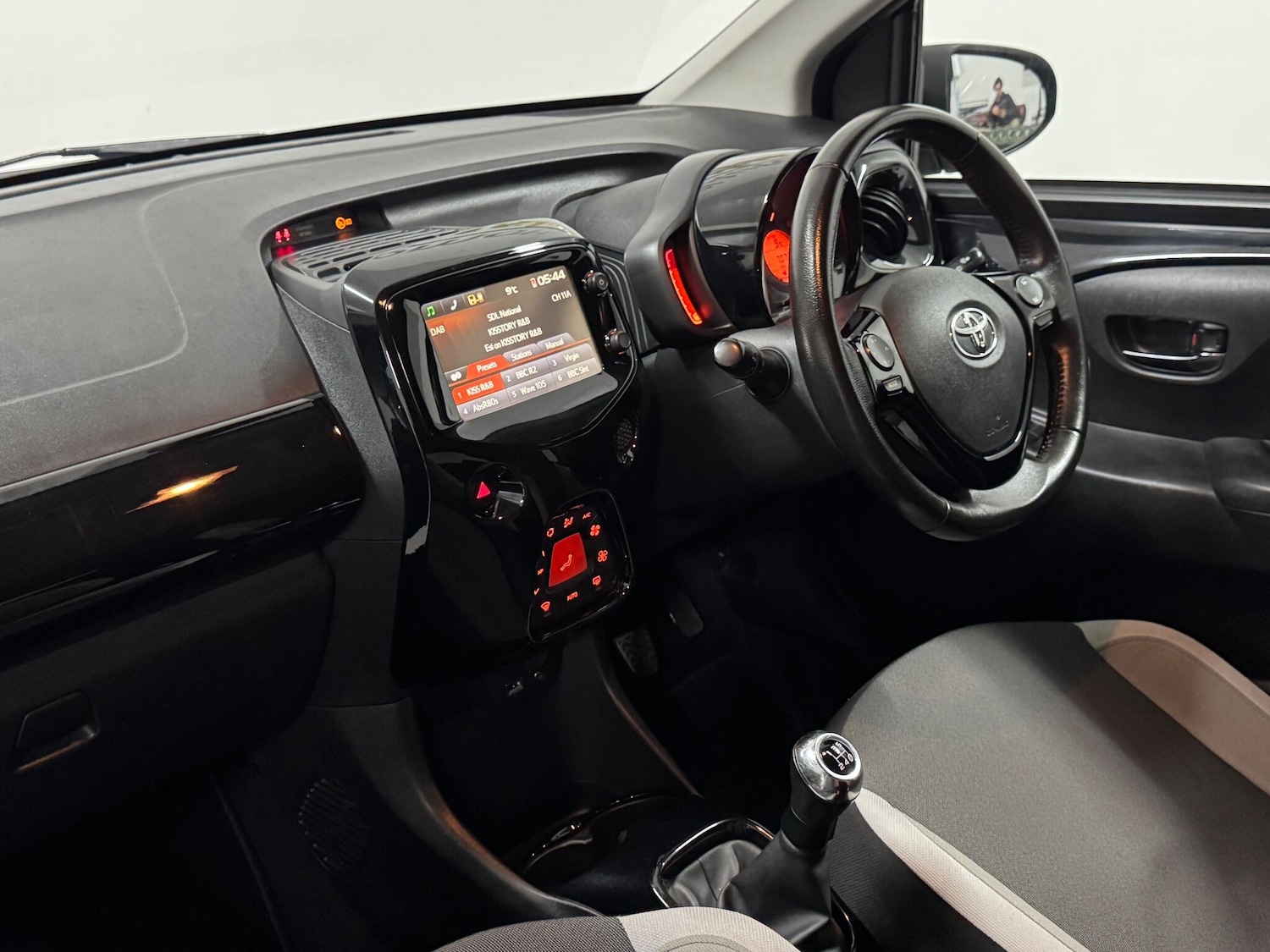 Used Toyota AYGO 2018 for sale - 76975478: Photo 3