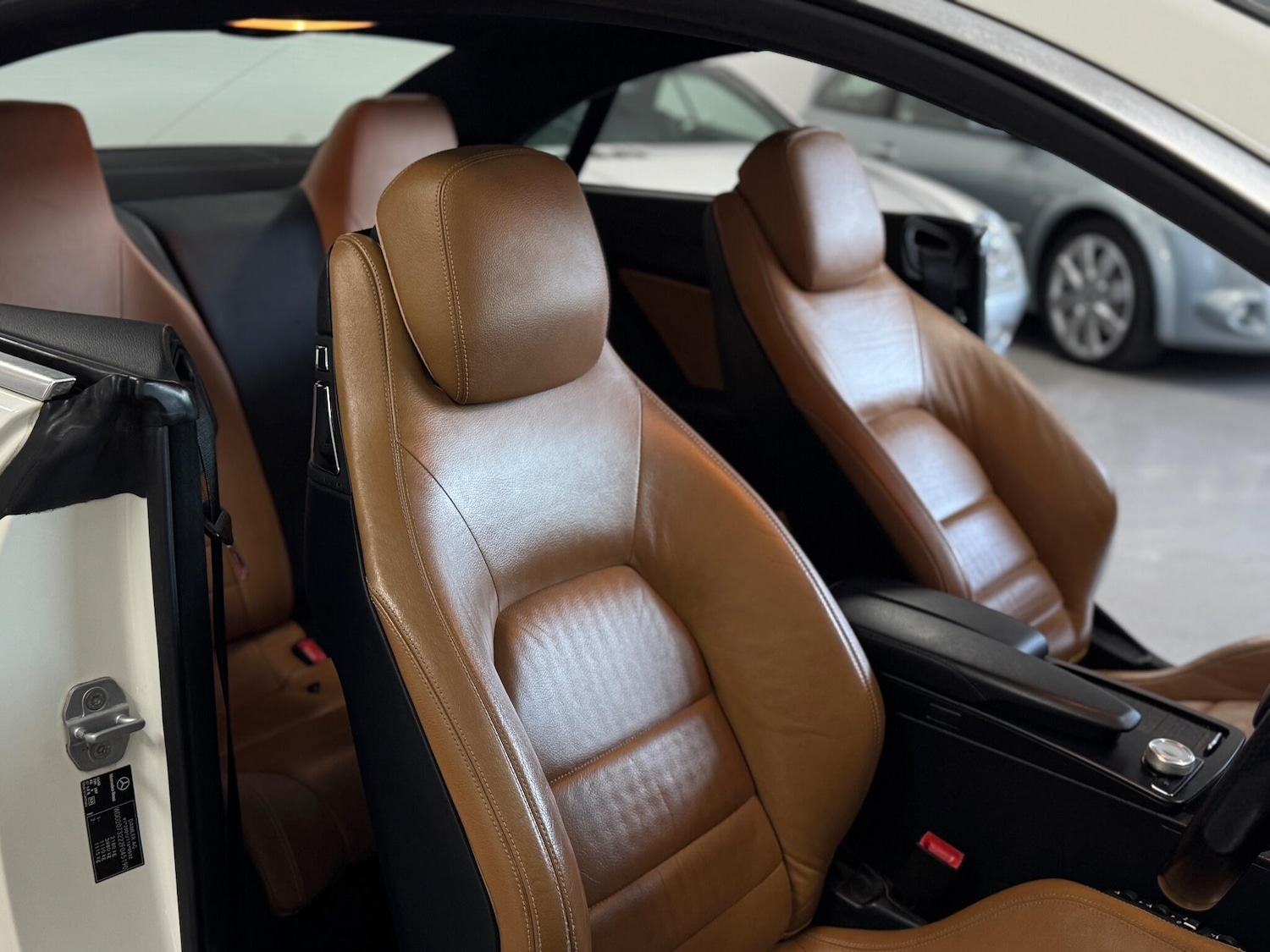 Used Mercedes-Benz E Class 2010 for sale - 76991115: Photo 8